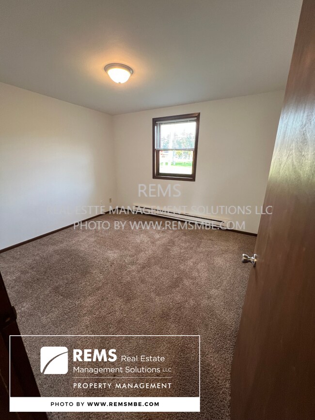 Building Photo - 155 W Adams St