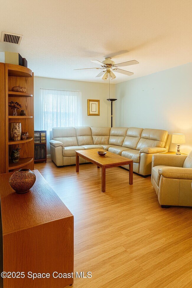 Building Photo - 106 Delvalle St