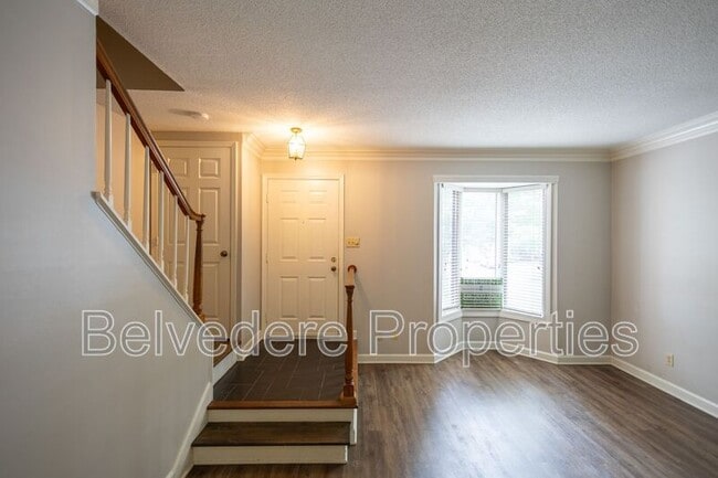 Building Photo - 102 Wafco Ln