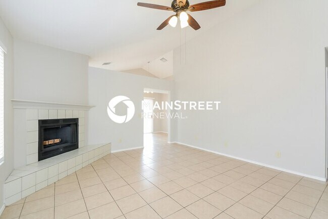 Building Photo - 3 Bedroom Pet-Friendly Home in Tucson, AZ with Main Street Renewal