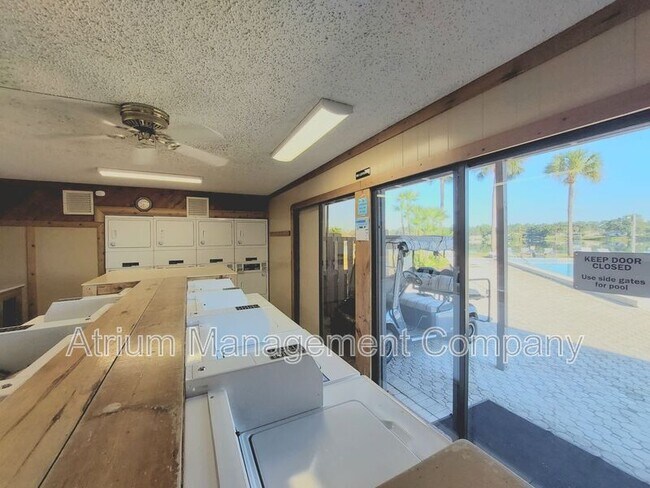 Building Photo - 1920 Edgewood Dr