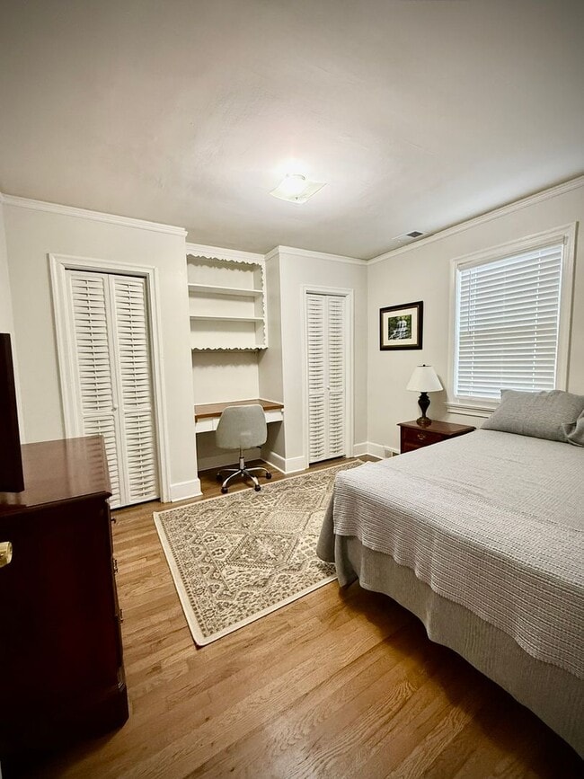 Building Photo - SHORT TERM AVAILABLE [Shandon]