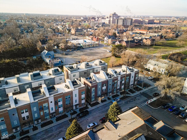 Building Photo - 743 Bates St