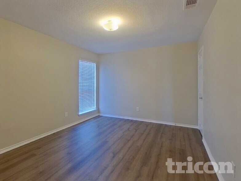 Building Photo - 9705 Gallatin Ln