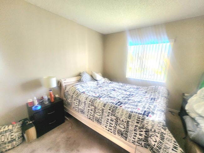 Building Photo - 310 Knotty Pine Cir