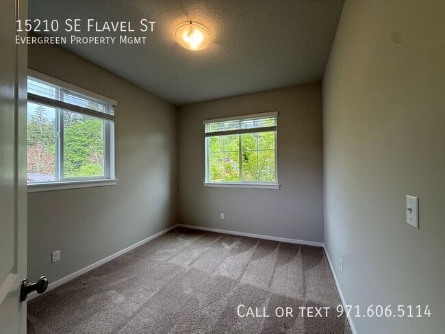 Building Photo - 15210 SE Flavel St