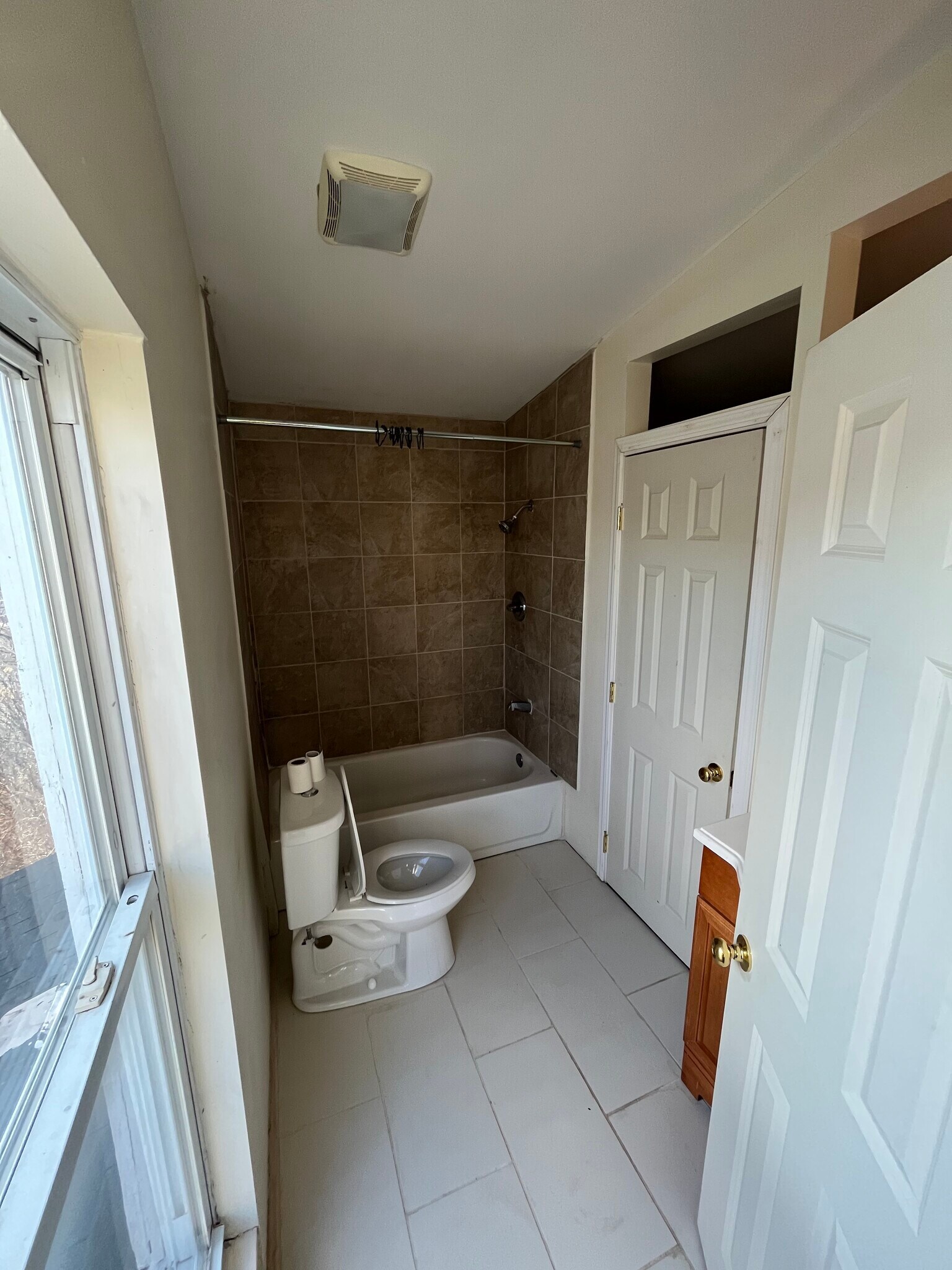 Building Photo - 2177 Sohn St