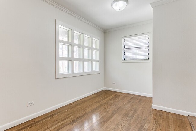 Building Photo - BOUTIQUE ALAMO HEIGHTS 1-BEDROOM APARTMENT