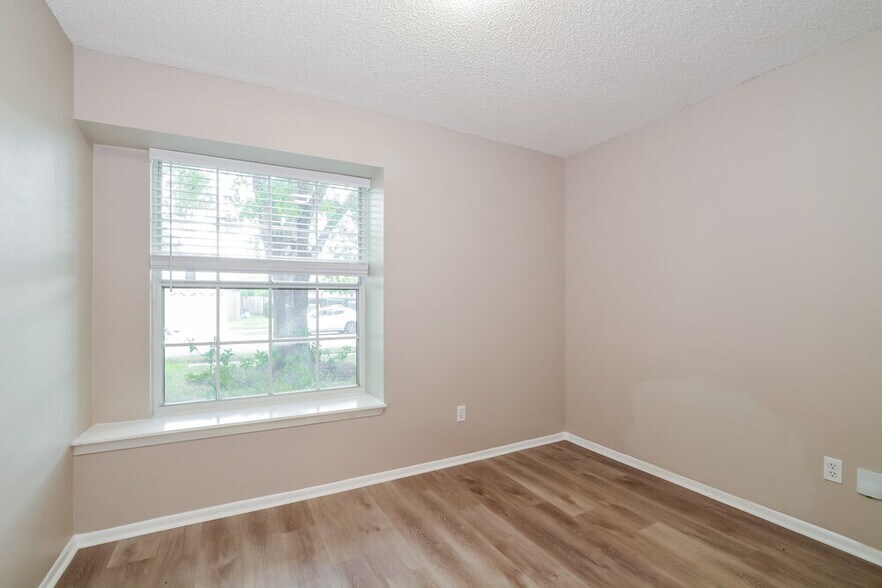 Building Photo - 1023 Moccasin Run Rd