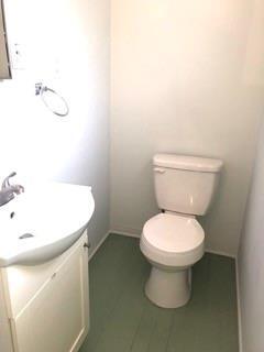 Building Photo - 3200 NE 5th Ct