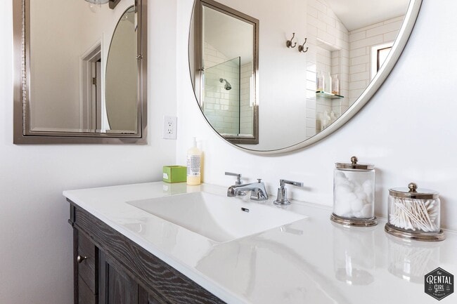 Building Photo - 12119 Rochester Ave