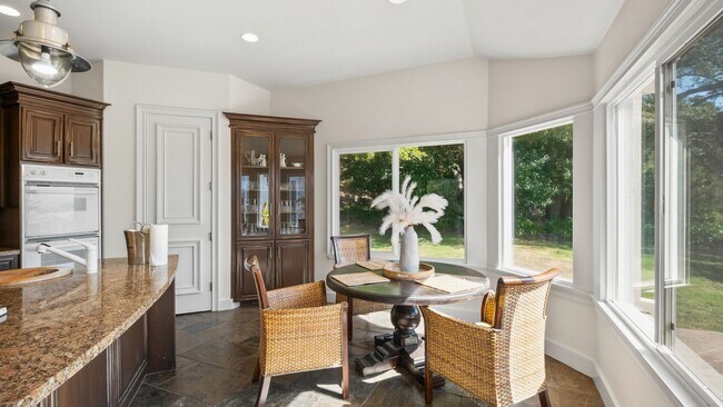 Building Photo - Hilltop Estate in Green Valley-Fully Furni...