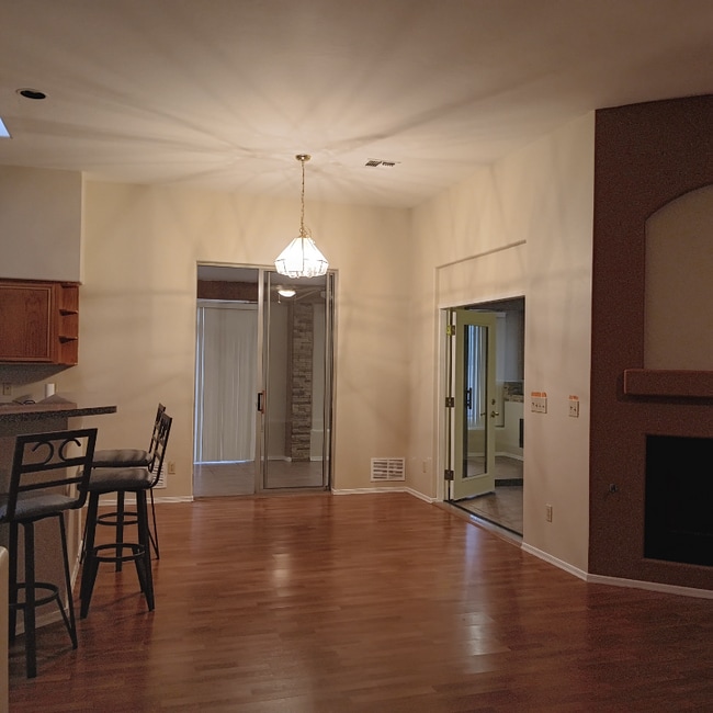 Building Photo - 2742 N Ave Valiente