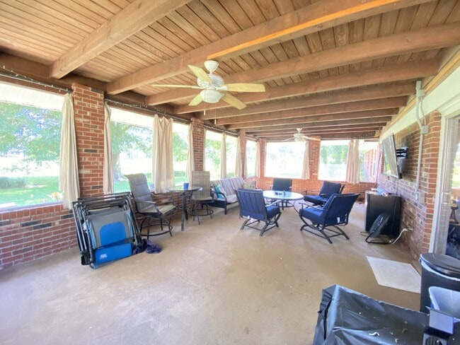 Building Photo - 2668 Bernice Ct