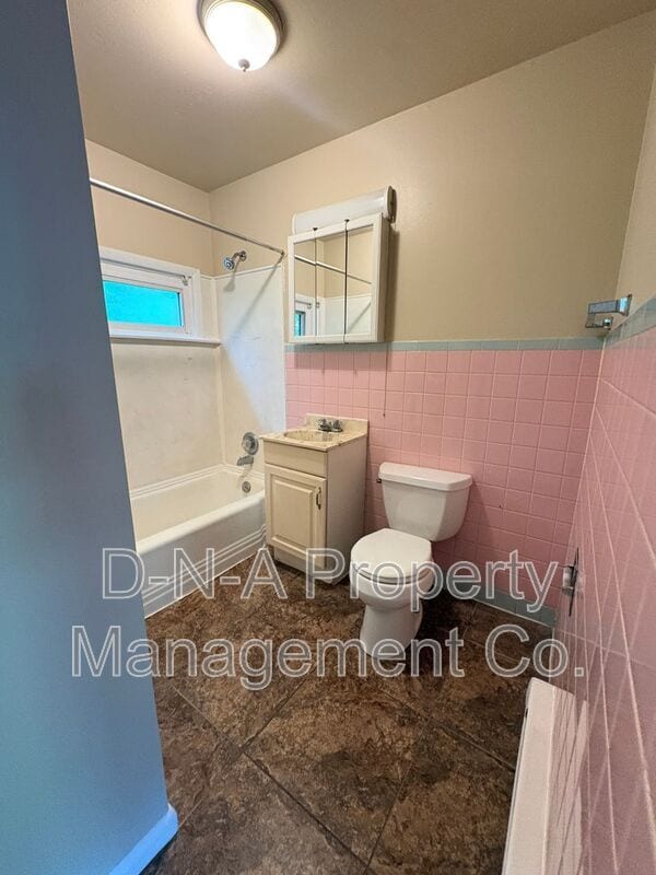 Building Photo - 114 Cabanna Ln