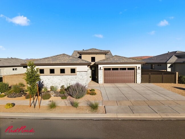 Building Photo - 4 Bedroom Home with Gorgeous Views