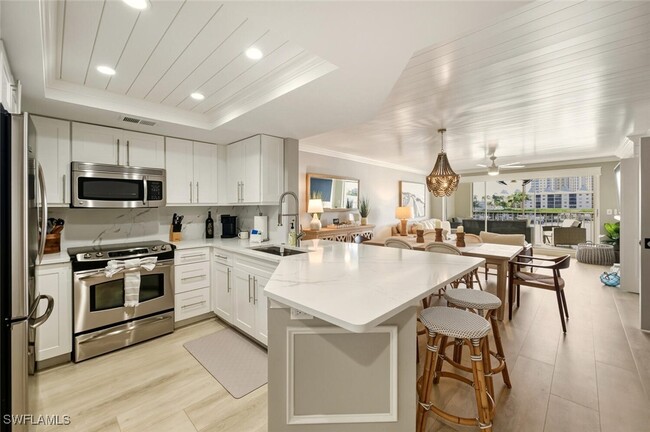 Building Photo - 9103 Vanderbilt Dr