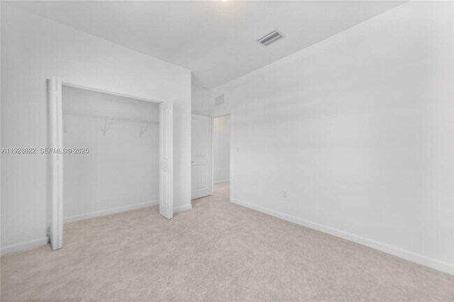 Building Photo - 2498 SE 25th Ct