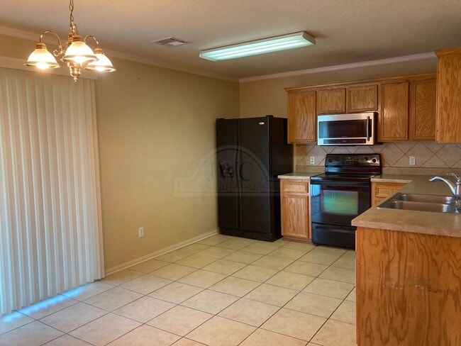 Building Photo - 5604 Bertha Dr