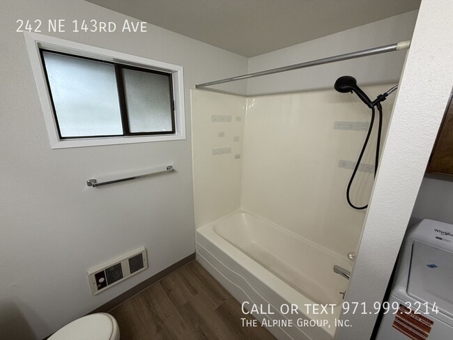 Building Photo - 242 NE 143rd Ave