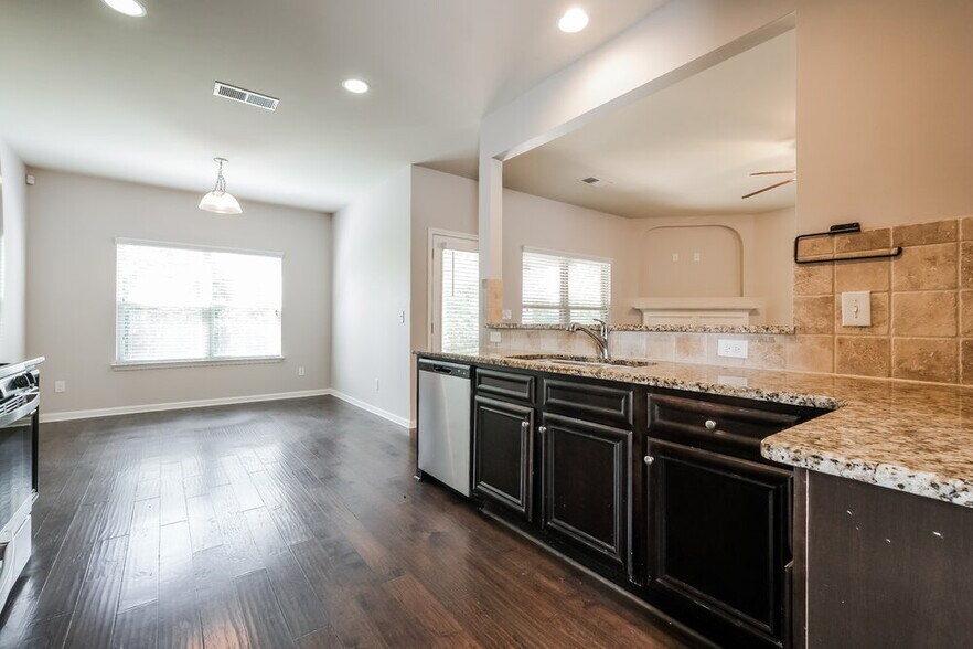 Building Photo - 4745 Carnegie Ct