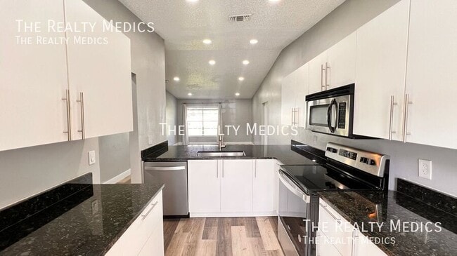 Building Photo - 1184 Calanda Ave