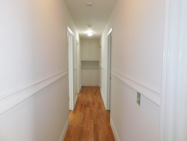 Building Photo - Charming 4 Bed, 2 Bath, Single-Story home in Fullerton.