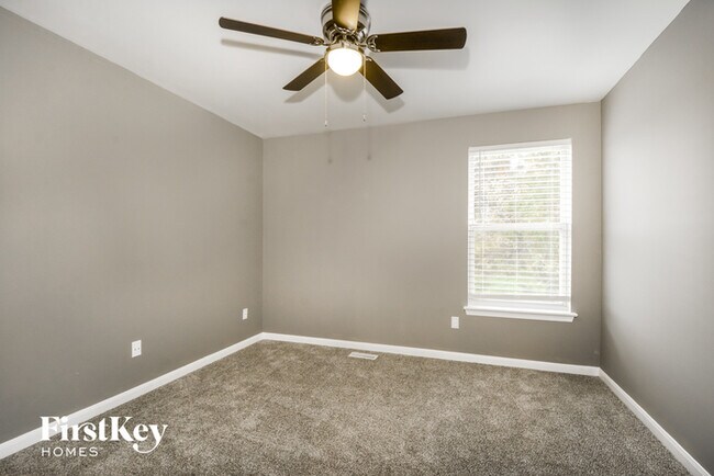 Building Photo - 1016 Scenic Oaks Ct