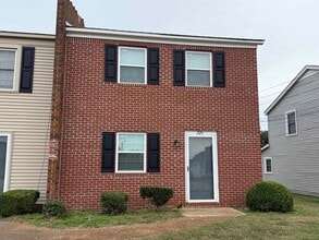 Building Photo - 226 Hickory Trail