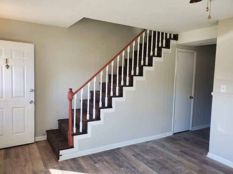 Building Photo - 19 Berkley Ave