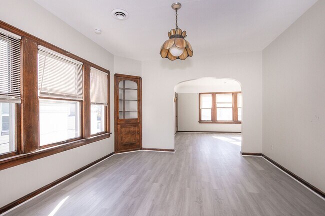 Building Photo - 4120 Trowbridge Ave