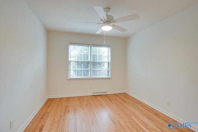 Building Photo - 814 Cleermont Dr SE