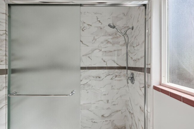 Building Photo - Gorgeously Renovated Historic 3-Bedroom Retreat in Downtown North (Palo Alto)