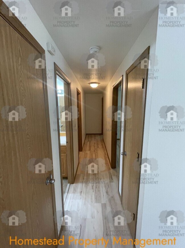 Building Photo - 659