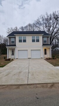 Building Photo - 3BR w/ 1-Car Garage + Central AC in Mooresville