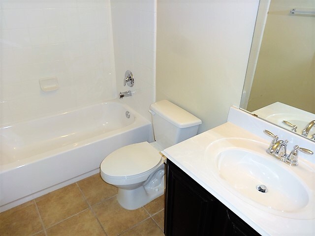 Building Photo - 2026 Wellington Pt