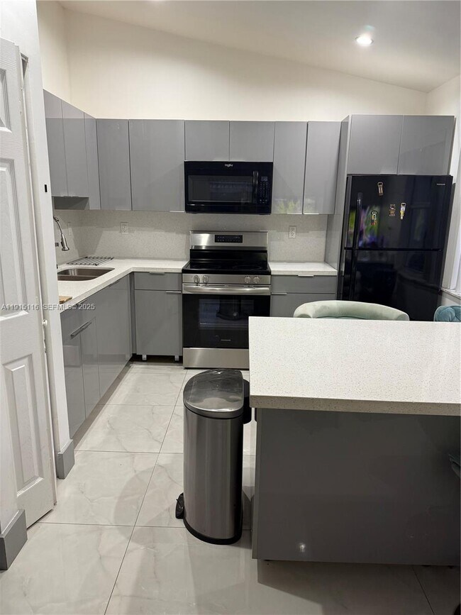 Building Photo - 15963 SW 82nd St