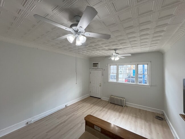 Living Area - 12 Gay St