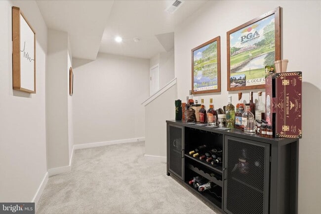 Building Photo - 60 Pratt Ln