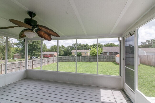 Building Photo - 4 Bedroom Pet Friendly Home For Rent!