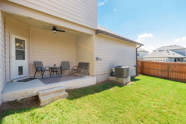 Building Photo - 840 Mineral Wells Ln