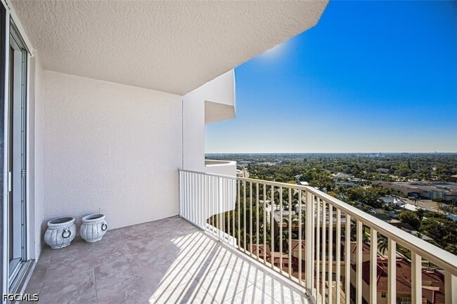 Building Photo - 2090 W First St