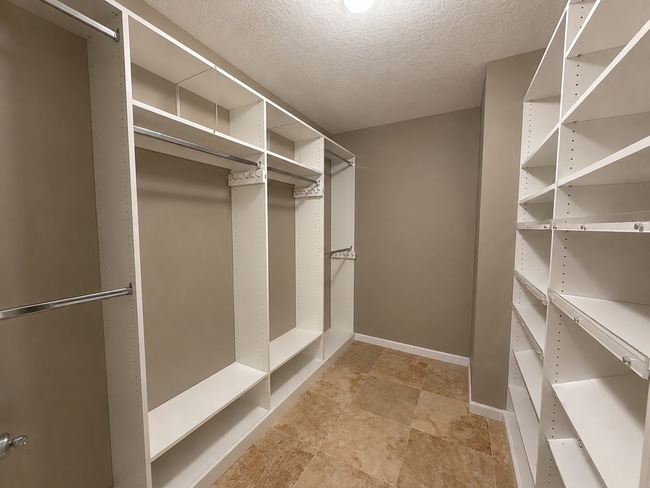 Building Photo - Light-Filled 3 Bedroom Retreat with Waterfall & Fully Fenced Yard