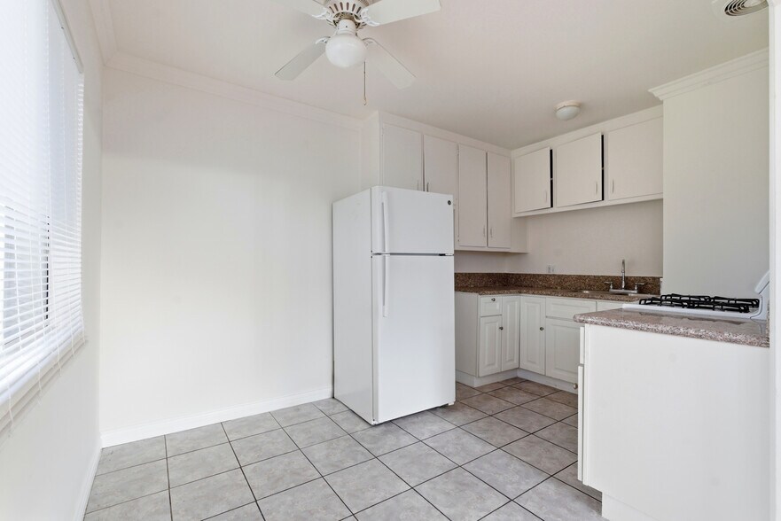 Building Photo - 7932 Brimfield Ave