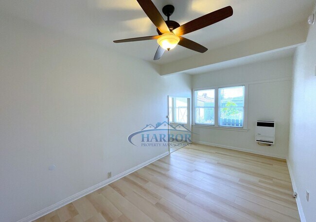 Building Photo - 103 N Mesa St