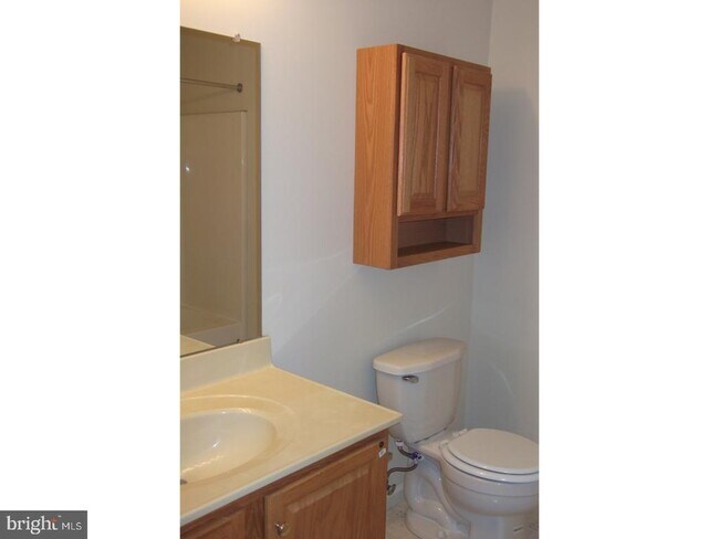Building Photo - 108 Fairway Dr