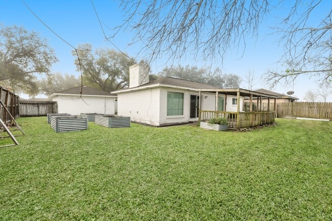 Building Photo - 602 W Castle Harbour Dr