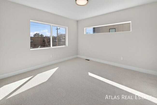 Building Photo - 830 Cherry St