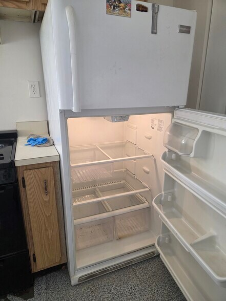 Fridge - 144 Old Bergen Rd