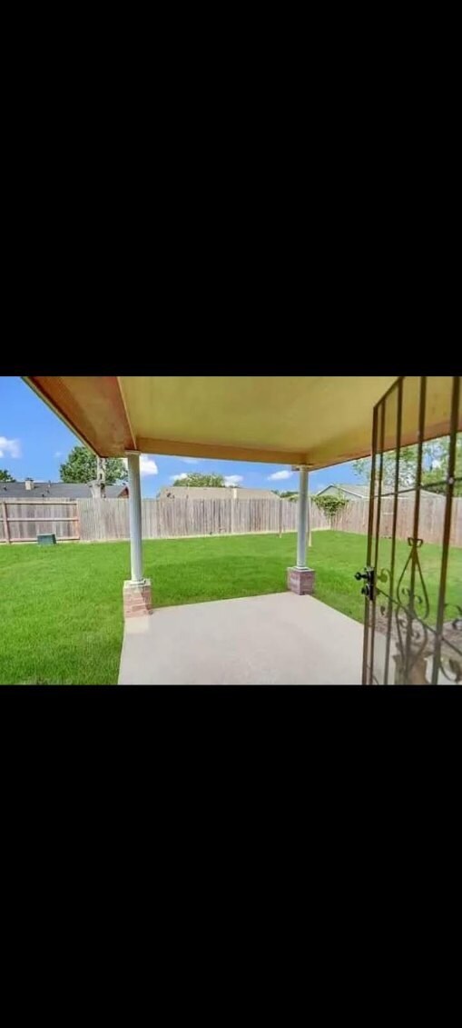 Building Photo - 12518 La Rochelle Dr